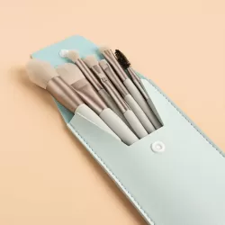 Make Up Brushes - Set of 8 Pieces - in Pouch - Mint Green